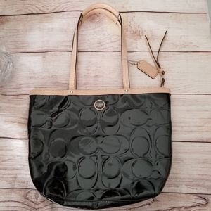 Coach F25187 black patent leather with tan trim
